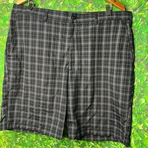 Ben Hogan Performance Men's Flat Front Golf Shorts Size 38 Black Plaid